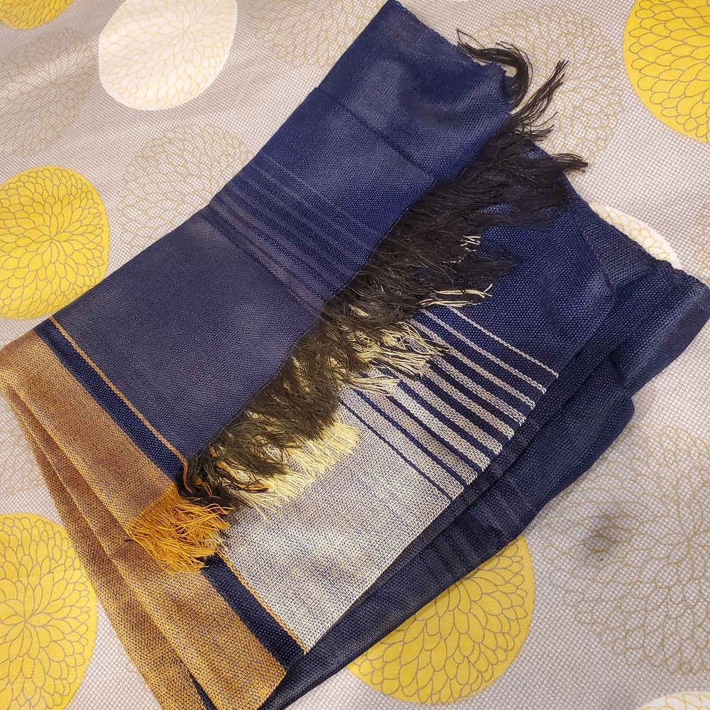 Elegant Lightweight Blue and Gold V.Fraas Scarf
